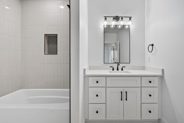 270 NW Montego Court, Waukee, IA 50263