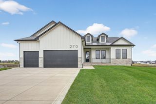 270 NW Montego Court, Waukee, IA 50263