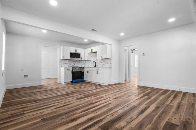 715 Scott Drive, Arlington, TX 76012