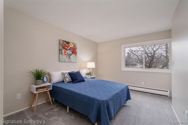 31831 Grand River Avenue 68, Farmington, MI 48336