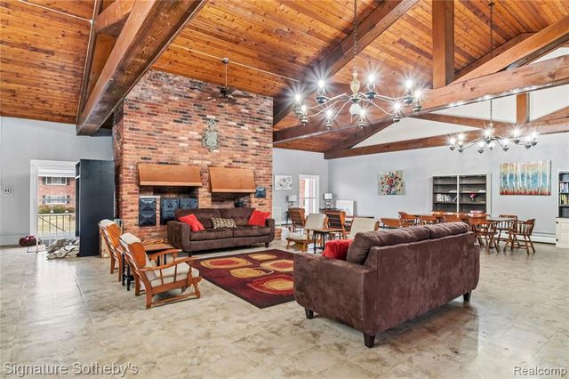 31831 Grand River Avenue 68, Farmington, MI 48336