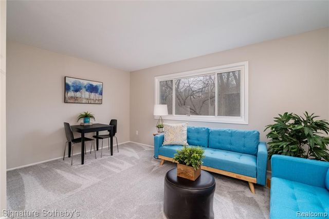 31831 Grand River Avenue 68, Farmington, MI 48336