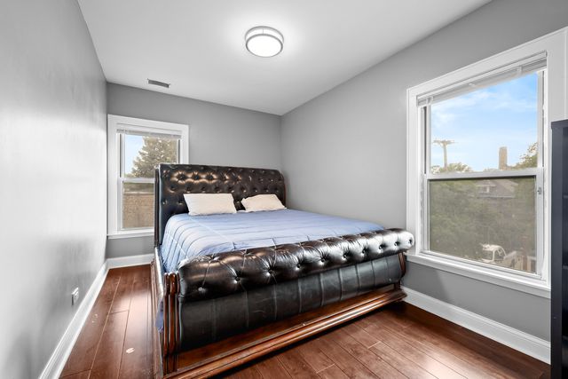 3330 East Avenue, Berwyn, IL 60402