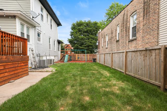 3330 East Avenue, Berwyn, IL 60402