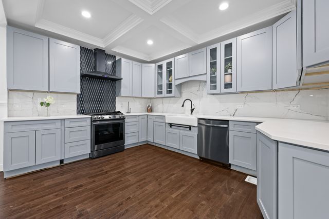 3330 East Avenue, Berwyn, IL 60402
