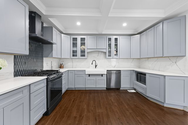 3330 East Avenue, Berwyn, IL 60402