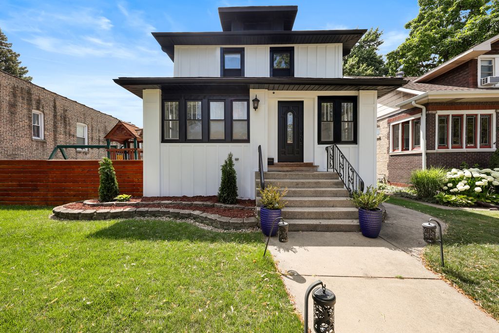 3330 East Avenue, Berwyn, IL 60402