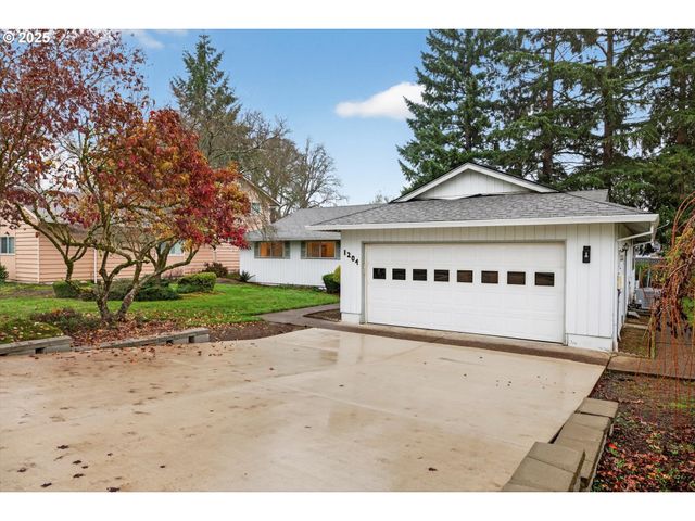 1204 N ELLIOTT Rd, Newberg, OR 97132