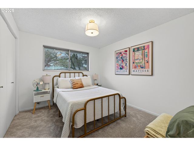 1204 N ELLIOTT Rd, Newberg, OR 97132