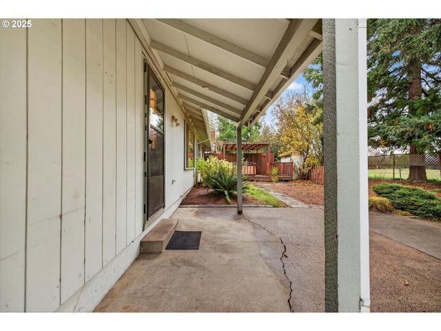 1204 N ELLIOTT Rd, Newberg, OR 97132