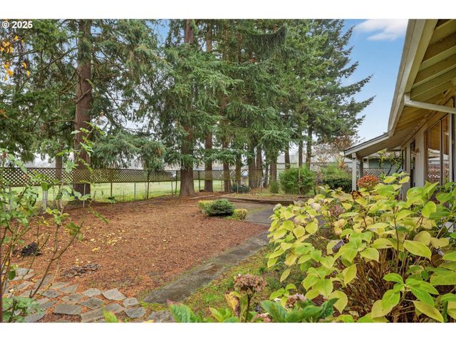 1204 N ELLIOTT Rd, Newberg, OR 97132