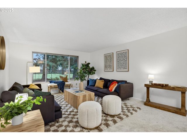 1204 N ELLIOTT Rd, Newberg, OR 97132