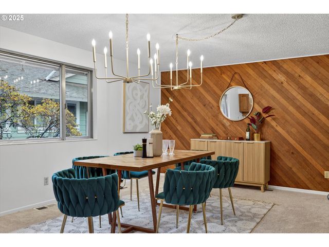 1204 N ELLIOTT Rd, Newberg, OR 97132