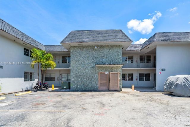 300 NE 1st Ct 205, Hallandale Beach, FL 33009