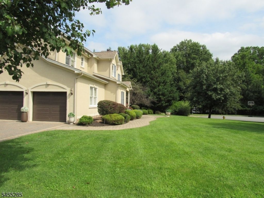 5 Pilgrim Ct, Cedar Grove Twp., NJ 07009 — photo 2