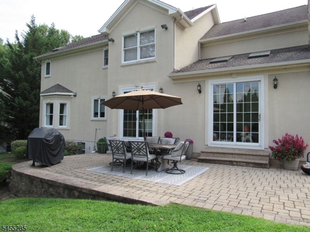 5 Pilgrim Ct, Cedar Grove Twp., NJ 07009 — photo 3