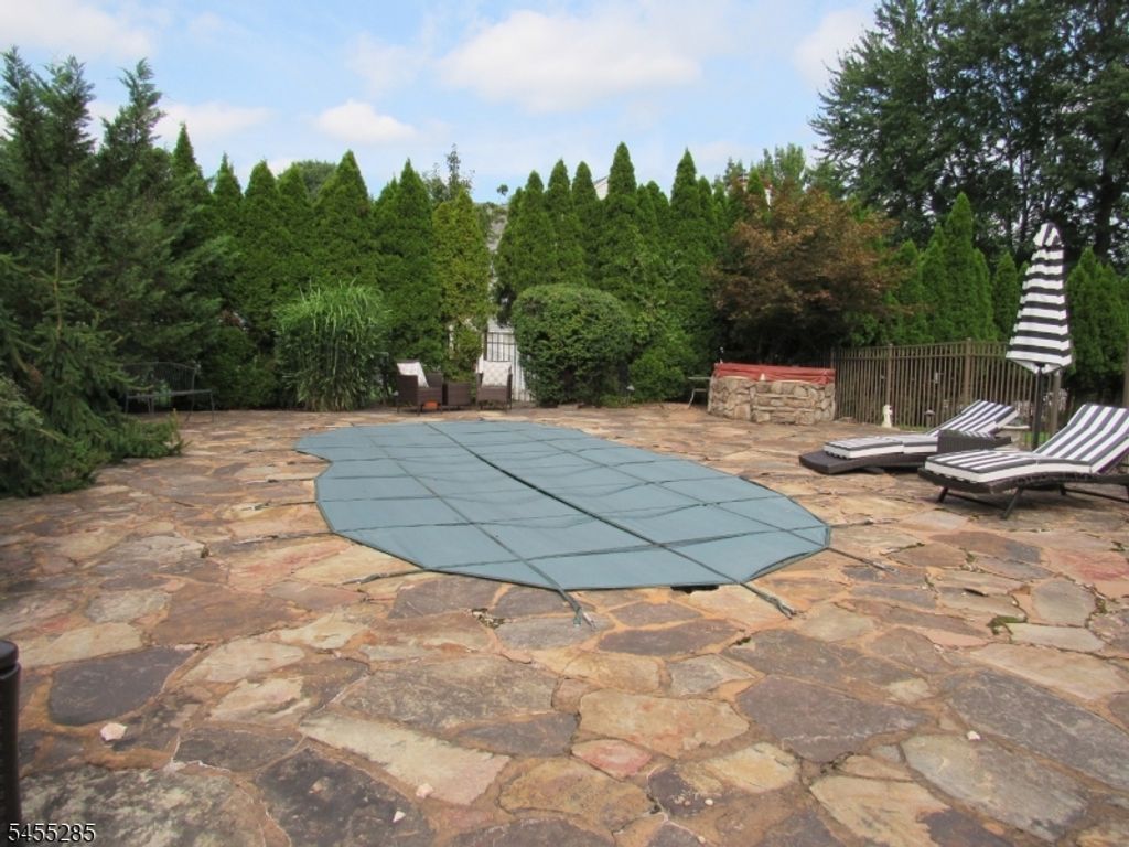 5 Pilgrim Ct, Cedar Grove Twp., NJ 07009 — photo 4