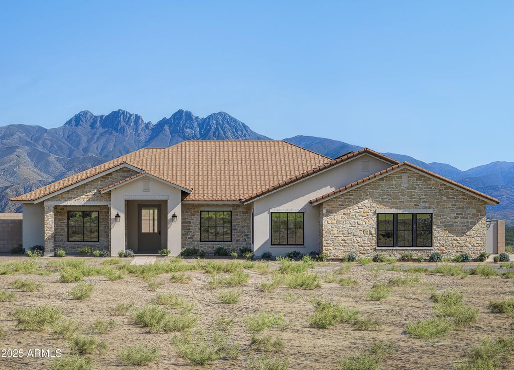 2001 W Lucky Lane, Queen Creek, AZ 85144