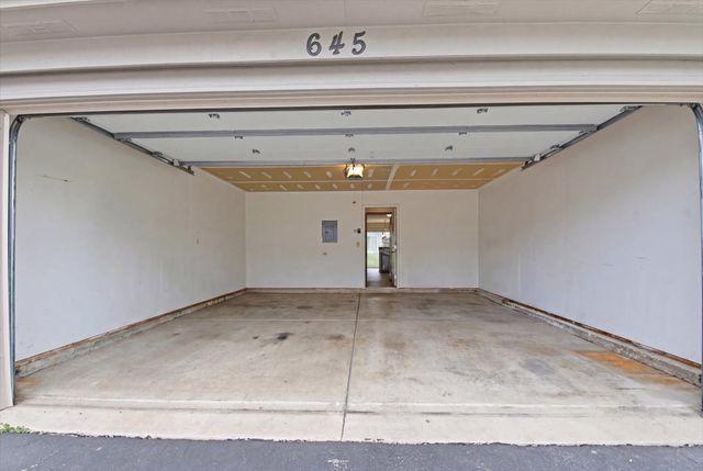 645 Lancaster Circle, Elgin, IL 60123