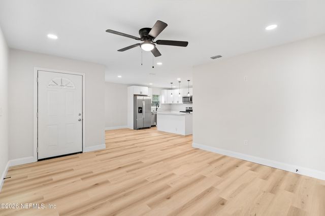 1046 LINE Street, Jacksonville, FL 32209