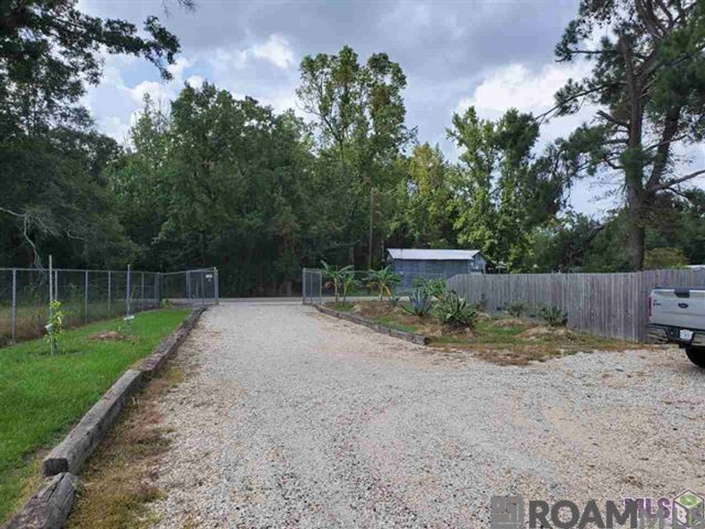 7800 Whitley Rd, Denham Springs, LA 70706