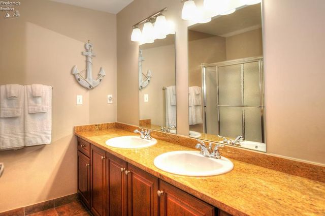 401 W Shoreline Dr Unit 223, Sandusky, OH 44870