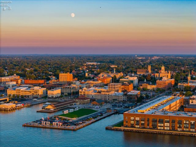 401 W Shoreline Dr Unit 223, Sandusky, OH 44870