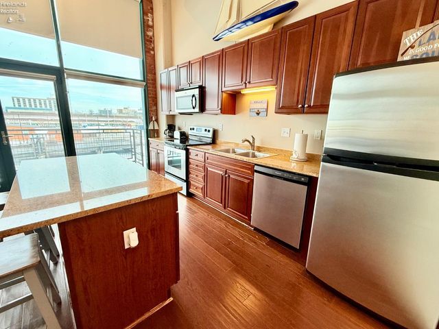 401 W Shoreline Dr Unit 223, Sandusky, OH 44870