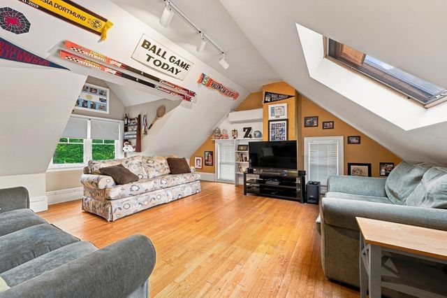 6 Geneva Rd, Melrose, MA 02176