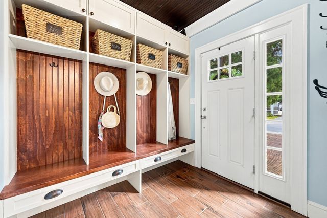 6 Geneva Rd, Melrose, MA 02176