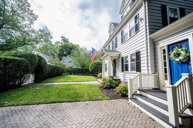 6 Geneva Rd, Melrose, MA 02176