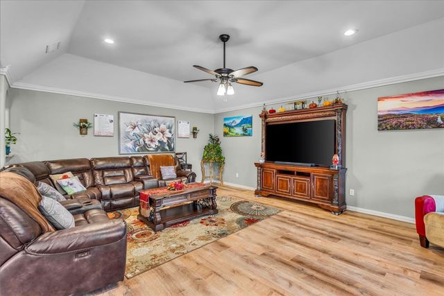 812 E Mcgee Street, Sherman, TX 75090