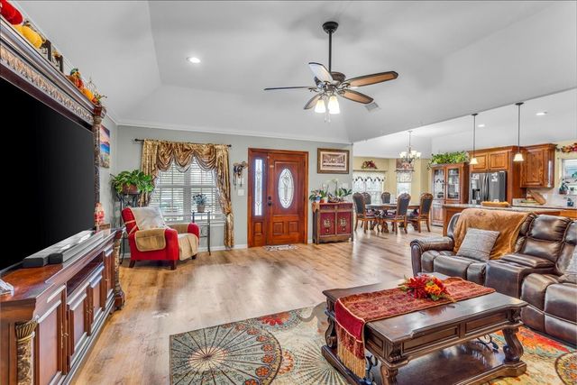 812 E Mcgee Street, Sherman, TX 75090