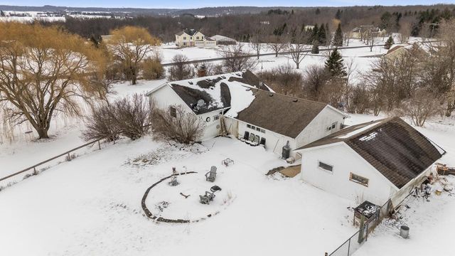 W8320 Springwood LANE, Delavan, WI 53115