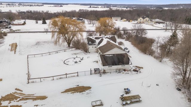 W8320 Springwood LANE, Delavan, WI 53115