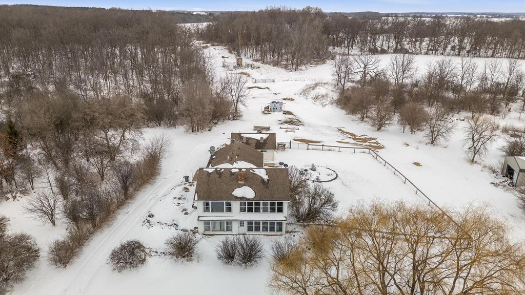 W8320 Springwood LANE, Delavan, WI 53115