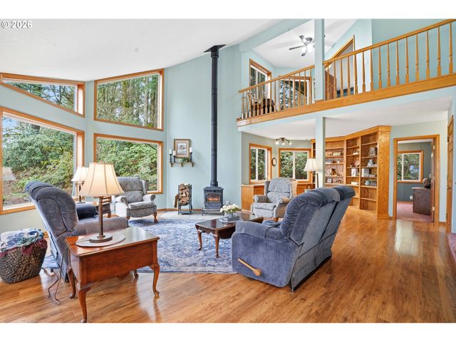 16240 Se MAPLE HILL Ln, Happy Valley, OR 97086