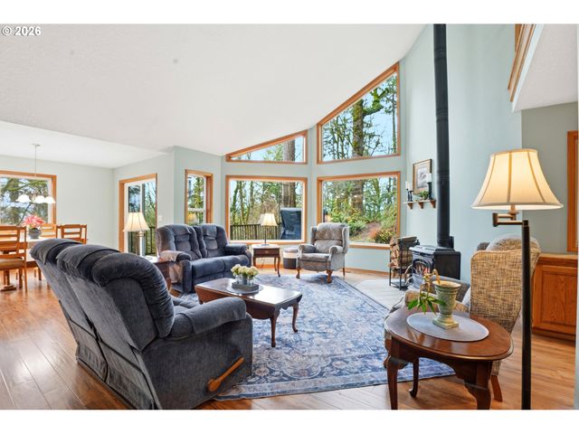 16240 Se MAPLE HILL Ln, Happy Valley, OR 97086