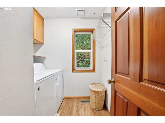 16240 Se MAPLE HILL Ln, Happy Valley, OR 97086