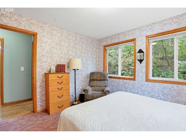 16240 Se MAPLE HILL Ln, Happy Valley, OR 97086