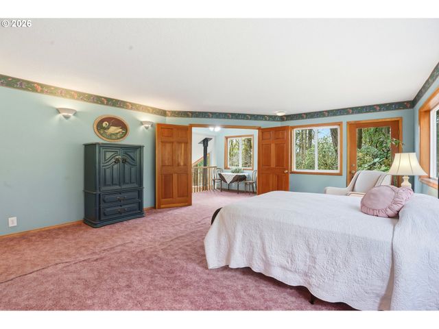 16240 Se MAPLE HILL Ln, Happy Valley, OR 97086