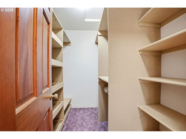 16240 Se MAPLE HILL Ln, Happy Valley, OR 97086