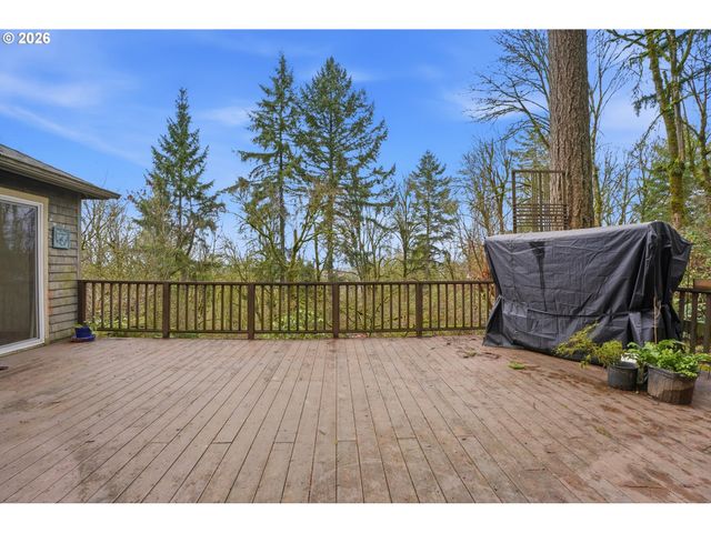 16240 Se MAPLE HILL Ln, Happy Valley, OR 97086