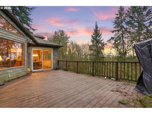 16240 Se MAPLE HILL Ln, Happy Valley, OR 97086