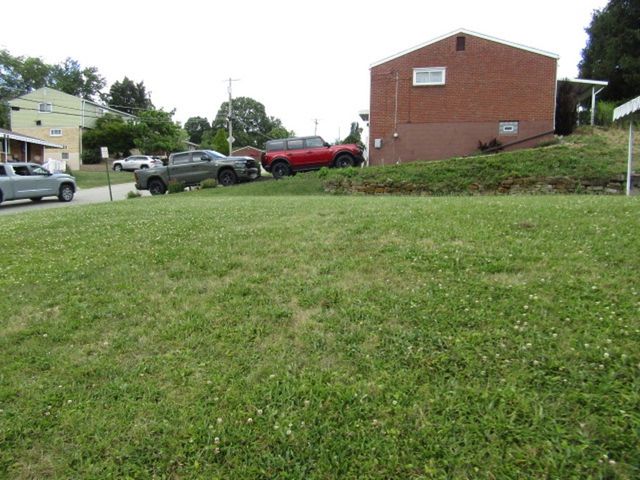 632 Highridge Dr, Baldwin Twp, PA 15226