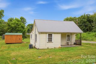 43 N Highland Avenue, Granite Falls, NC 28630