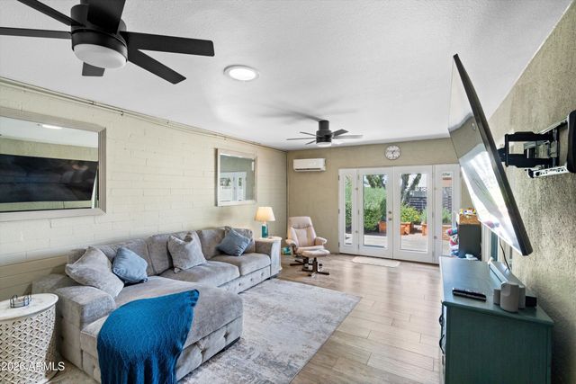 8726 E DEVONSHIRE Avenue, Scottsdale, AZ 85251