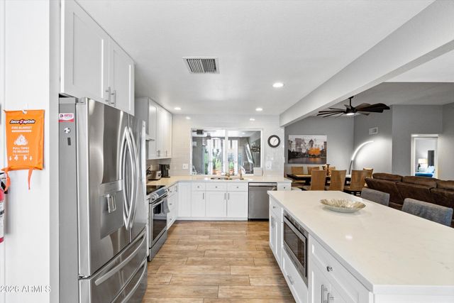 8726 E DEVONSHIRE Avenue, Scottsdale, AZ 85251
