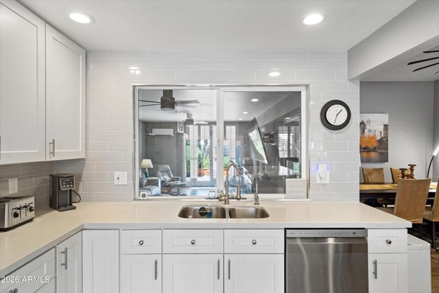 8726 E DEVONSHIRE Avenue, Scottsdale, AZ 85251
