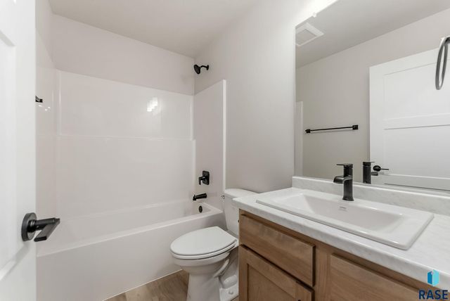 6809 W Viola Ct Court, Sioux Falls, SD 57107